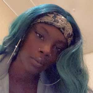 Meet your Posher, Michaela